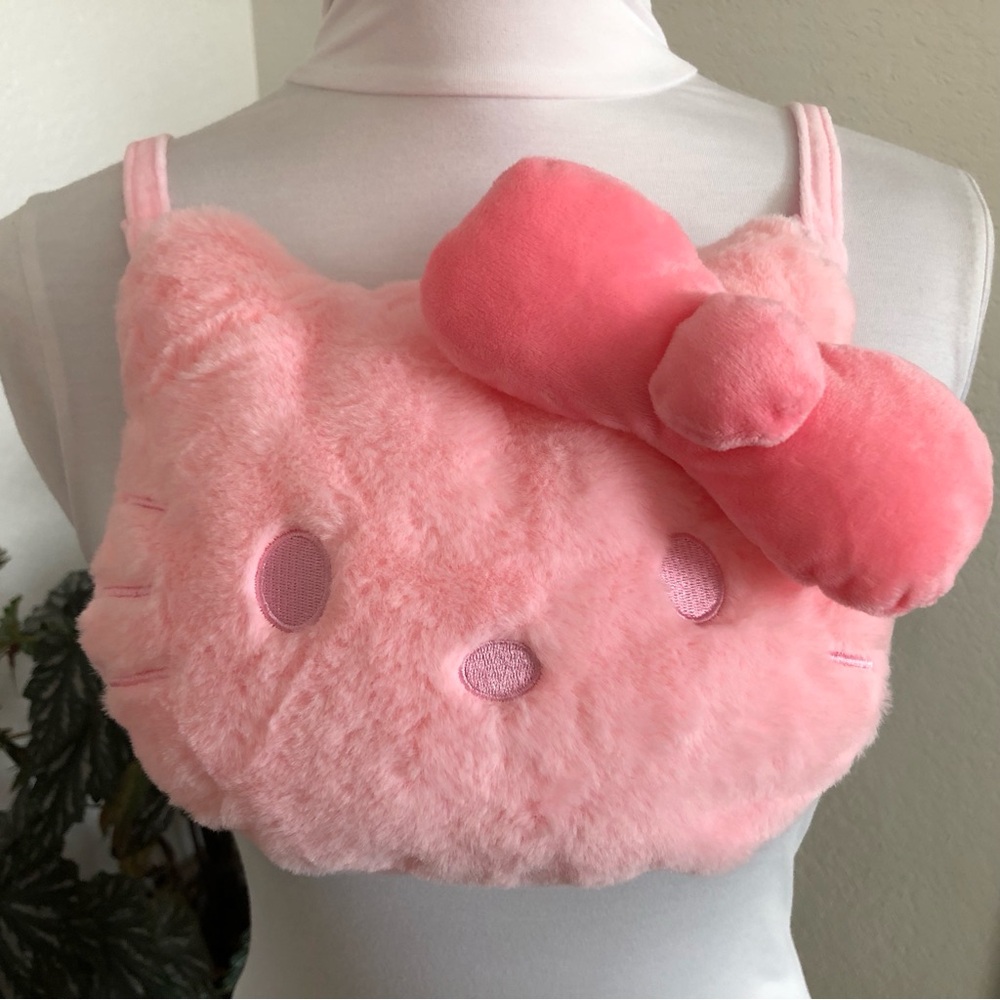 NWOT Hello Kitty Pink Plush Handbag with Iconic Bow